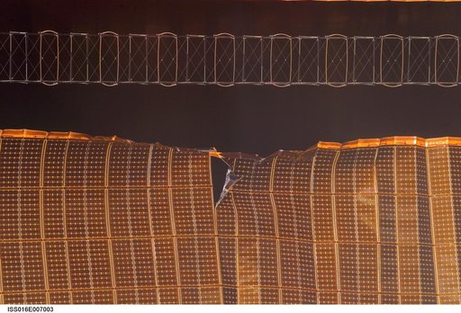 Damaged P6 4B solar array wing