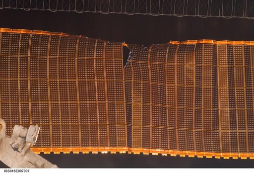 Damaged P6 4B solar array wing