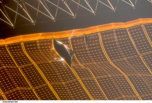 Damaged P6 4B solar array wing