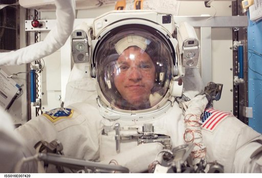Parazynski in the A/L prior to EVA 3