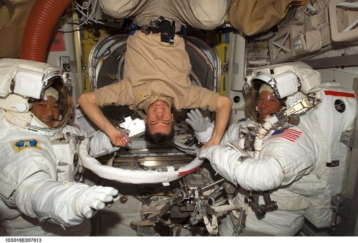 Parazynski, Nespoli and Tani in the A/L prior to EVA 2