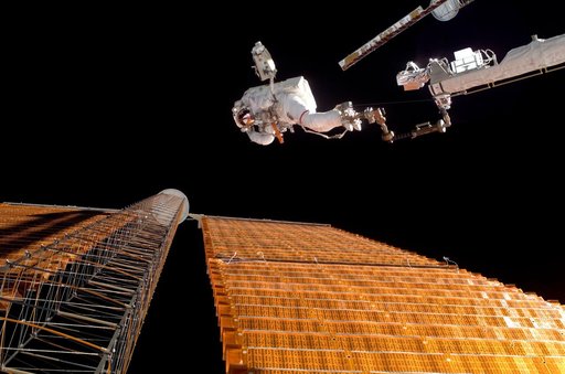 Parazynski during Expedition 16/STS-120 EVA 4