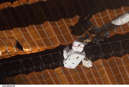 Parazynski during Expedition 16/STS-120 EVA 4
