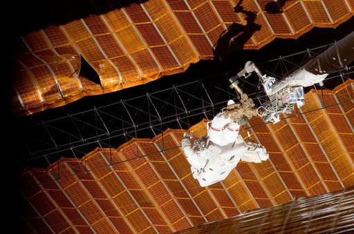 Parazynski during Expedition 16/STS-120 EVA 4