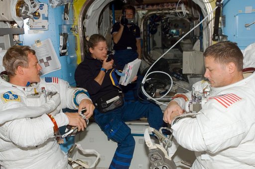 Parazynski and Wheelock in the A/L following EVA 4