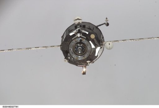 Progress 28 supply vehicle approach