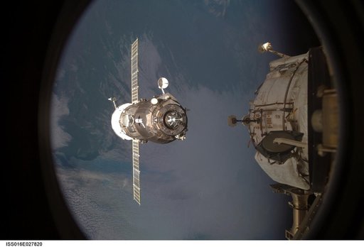 Progress 28 supply vehicle approach