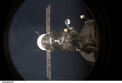Progress 28 supply vehicle docking