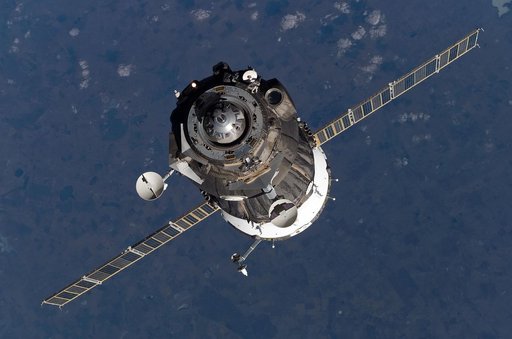 Soyuz TMA-12 on approach to the ISS