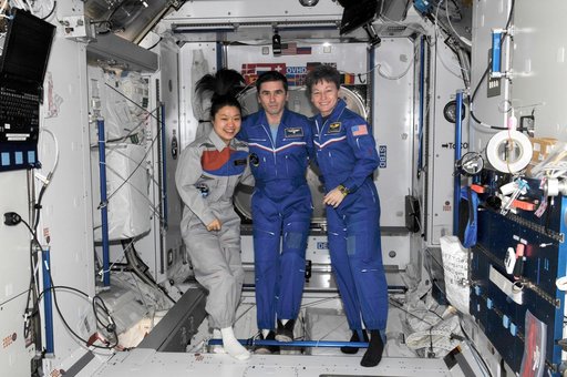 Yi, Malenchenko and Whitson in Node 2