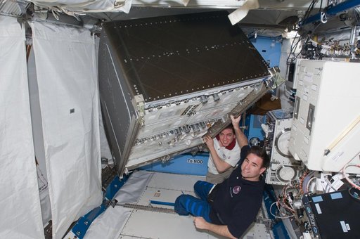 Expedition 17 Expedite the Processing of Experiments to Space Station (EXPRESS) Rack 5 Relocation