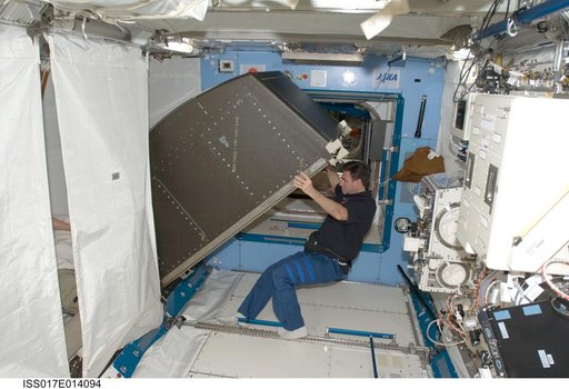 Expedition 17 Expedite the Processing of Experiments to Space Station (EXPRESS) Rack 5 Relocation