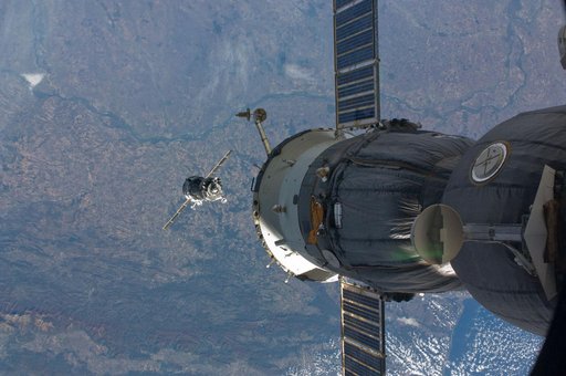 Soyuz TMA-13 (17S) approach to the ISS during Expedition 17
