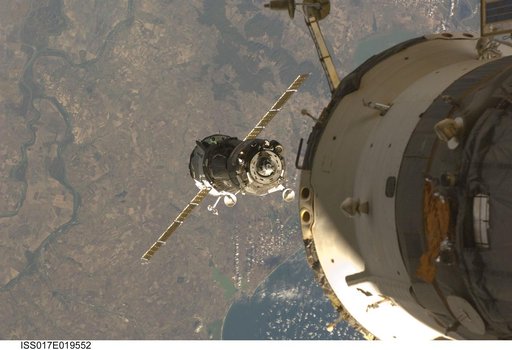 Soyuz TMA-13 (17S) approach to the ISS during Expedition 17