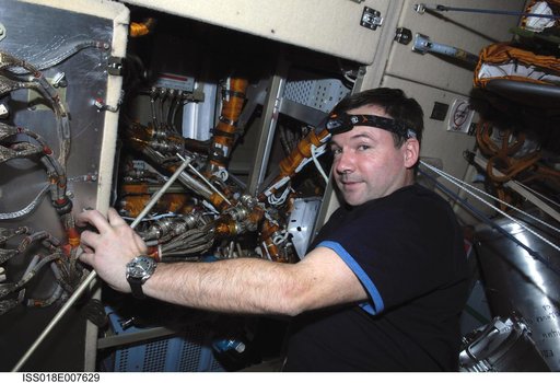 ISS Expedition 18 Komparus A3 System Repair and Replace OPS