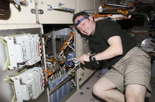 ISS Expedition 18 Komparus A3 System Repair and Replace OPS