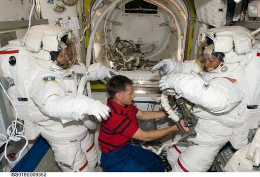 ISS Expedition 18 extravehicular activity (EVA) prep