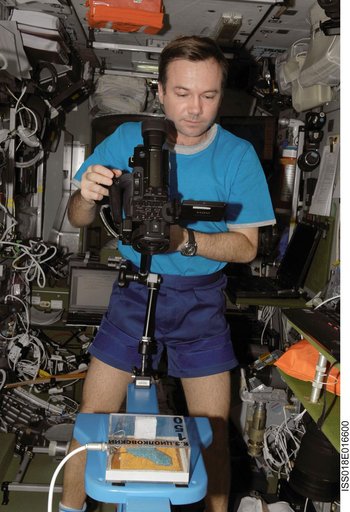 ISS Expedition 18 MATI-75 Setup in the Service Module (SM)