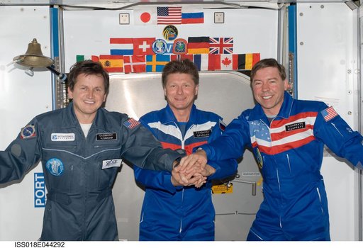 Expedition 18 / 19 Crew Photo in Node 2 Harmony