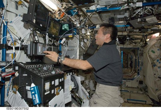 Wakata at SSRMS controls