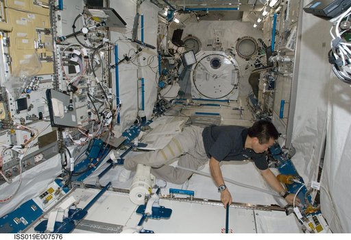 Wakata in Japanese Experiment Pressurized Module (JPM)