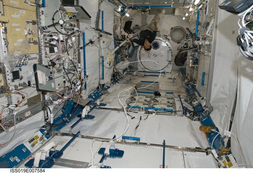 Wakata in Japanese Experiment Pressurized Module (JPM)