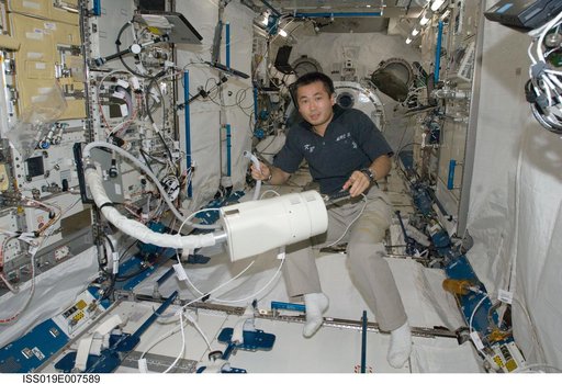 Wakata in Japanese Experiment Pressurized Module (JPM)