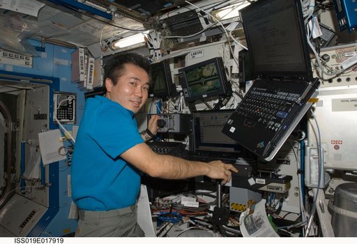 Wakata at SSRMS controls