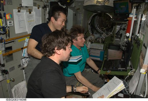 Preparations for TMA-14 docking