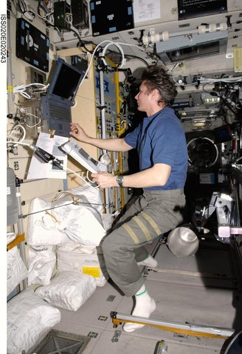 Russian/German TEKh-20 Plasma Crystal-3 Plus (PK-3+) experiment payload