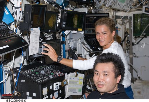 Wakata and Payette in U.S. Lab
