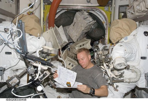 Kopra in Airlock with EMUs
