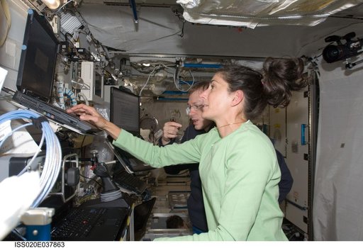 Stott and De Winne in Kibo with JEM-RMS