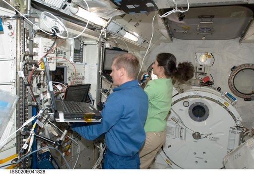 De Winne and Stott at JEM-RMS controls