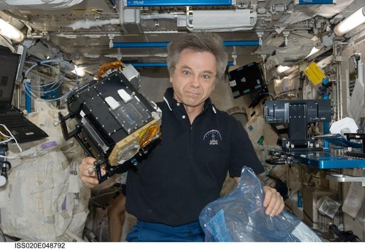 Thirsk with FPEF MS hardware in Kibo