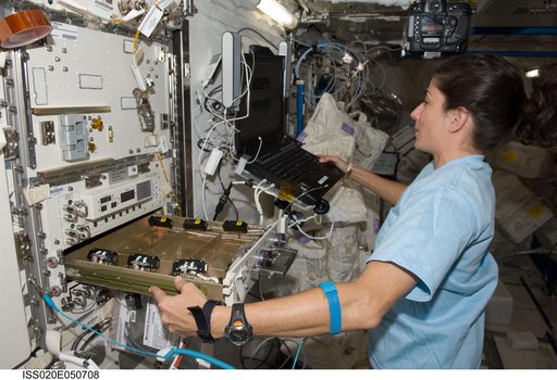 iss020e050708