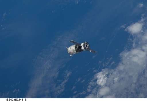 MRM2/Poisk approaches the ISS