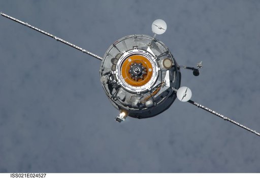 MRM2/Poisk approaches the ISS