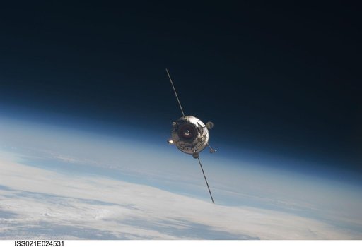 MRM2/Poisk approaches the ISS