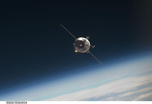 MRM2/Poisk approaches the ISS