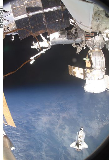 View of the Shuttle Atlantis approaching the ISS