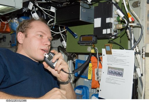 Kotov conducts ham radio session in the SM during Expedition 22