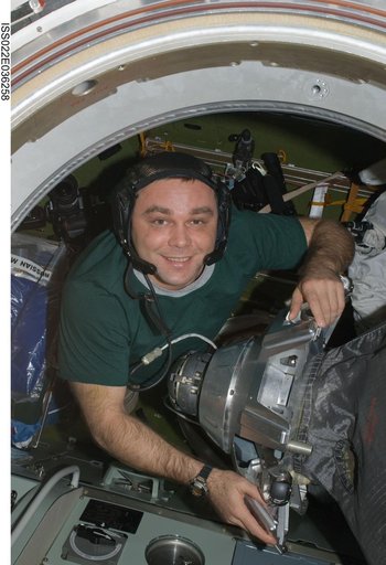 Suraev works in the Pirs Docking Compartment 1 (DC 1) during Expedition 22