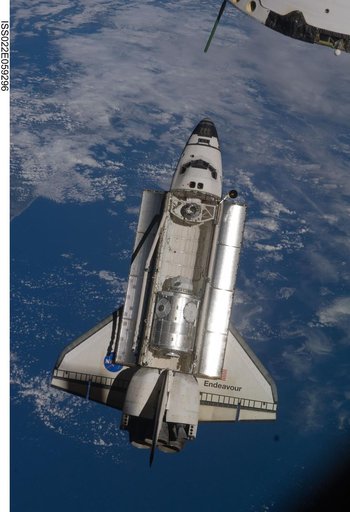 Space Shuttle Endeavour Arrival to the ISS during Expedition 22