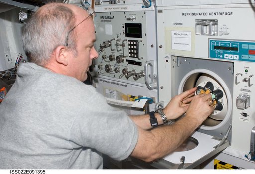 Williams during blood draw in the JPM during Expedition 22