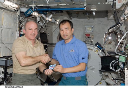 Williams and Noguchi in the JPM during Expedition 22