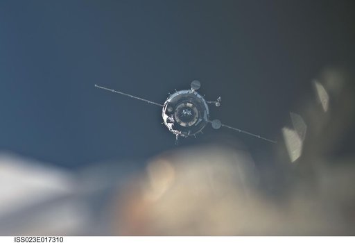 Soyuz TMA-18/22S on approach to the ISS