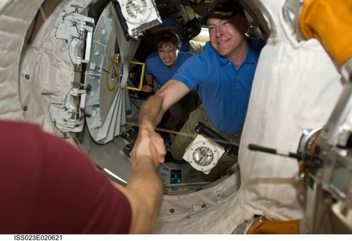 STS-131 Hatch Opening