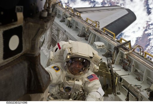 Mastracchio during EVA 1