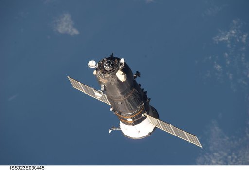 Progress 37P on approach to the ISS
